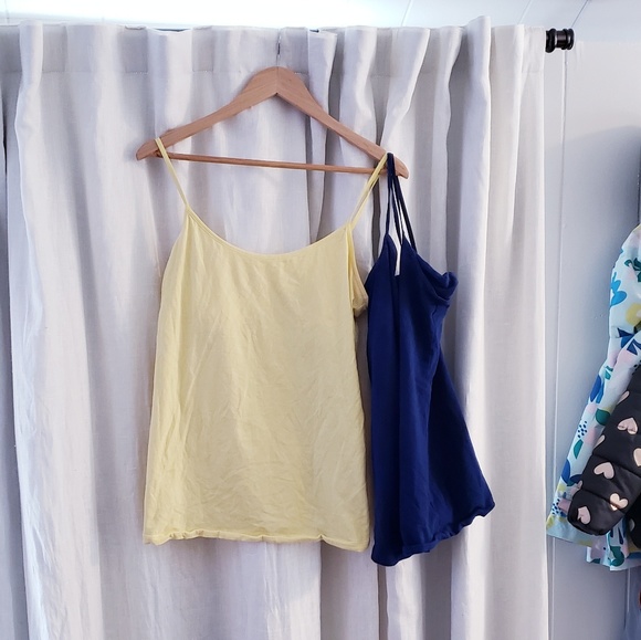 Old Navy Tops - 2 Old navy shelf bra camis FINAL PRICE Old Navy Tops - 2 Old navy shelf bra camis FINAL PRICE